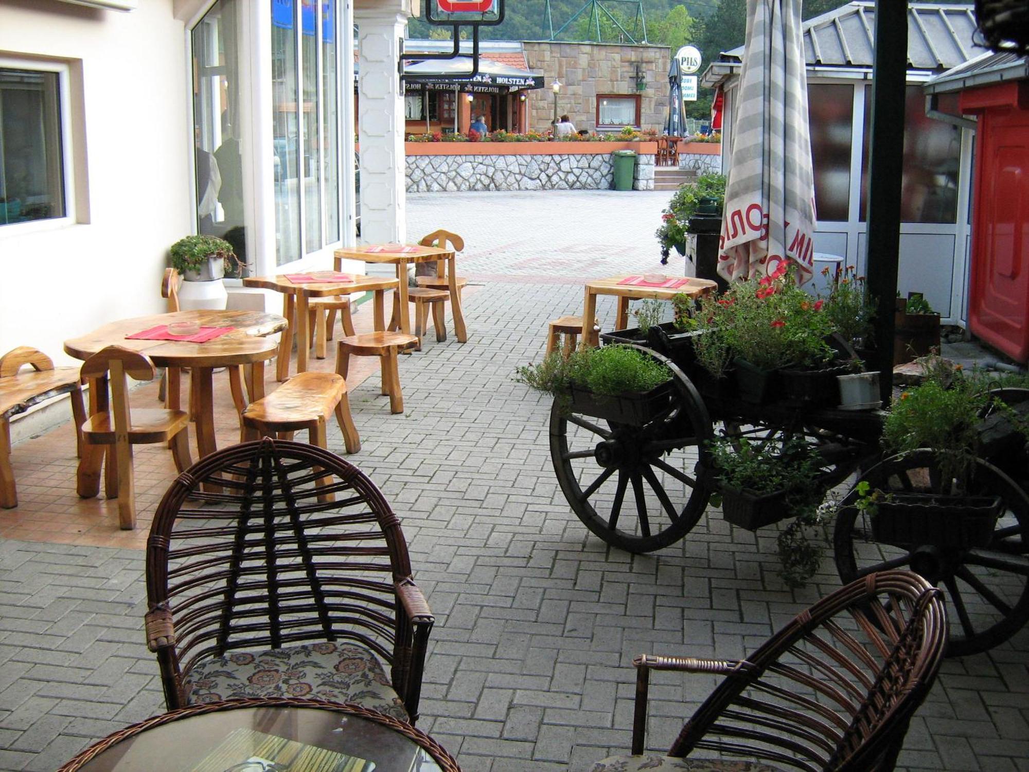 Sobe Za Izdavanje Blef Ovcar Banja Exterior photo